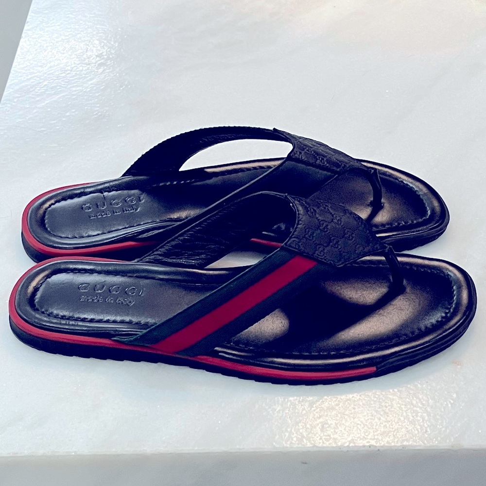 Slip-on style
Green/red/green web with black leather
Rubber sole
Made in Italy